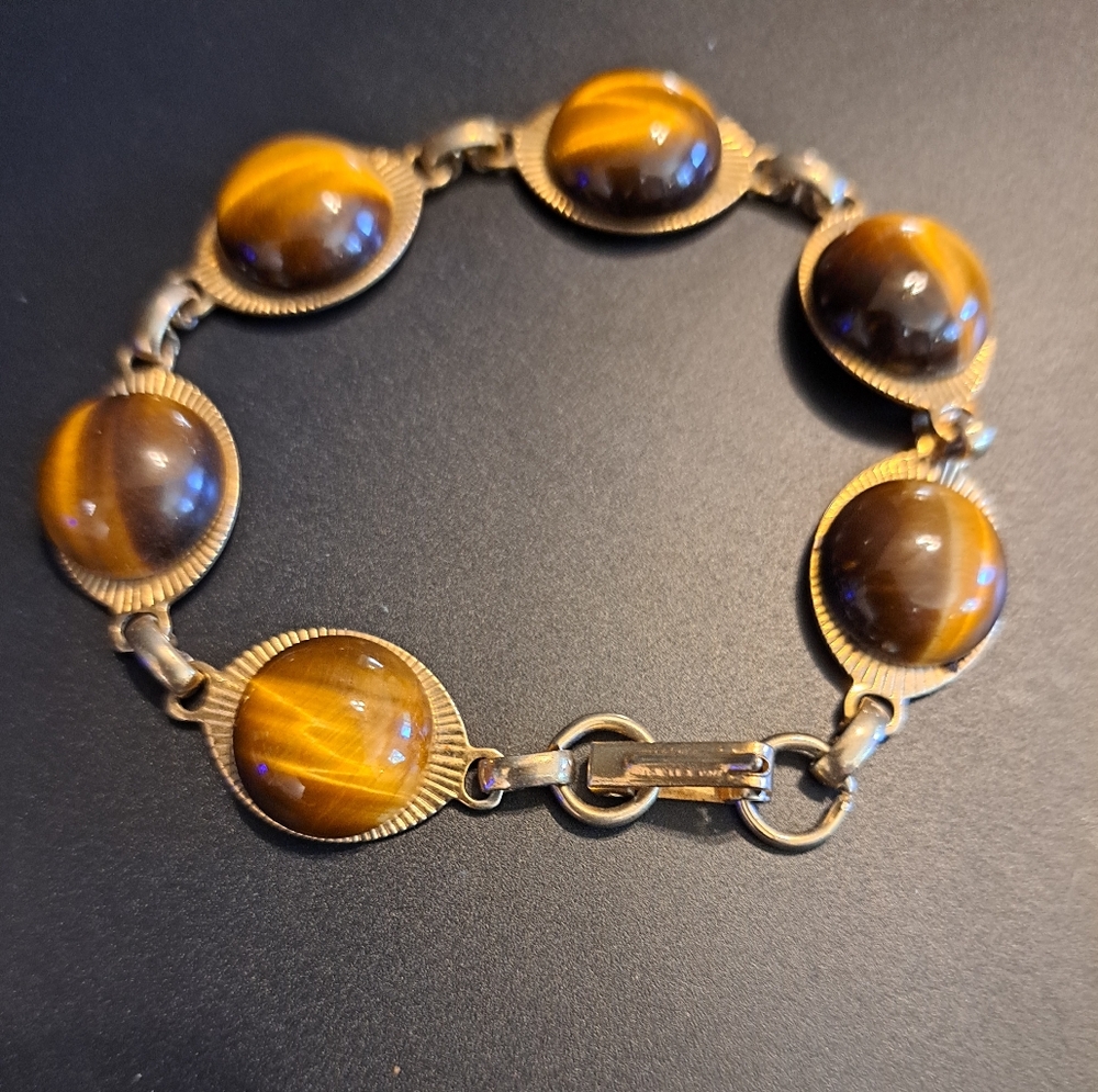 Elegant Gold and Brown Bracelet